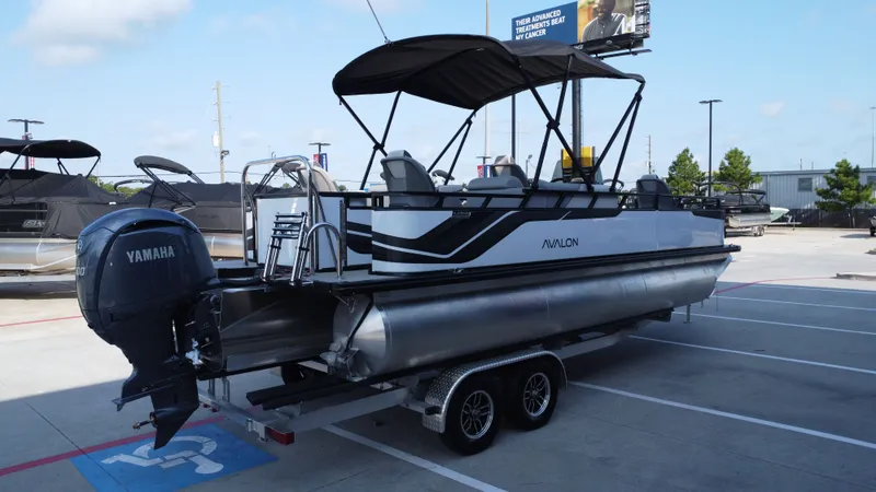 Slide: The Image of Avalon Venture 85 Center Console Fish - 23' 2025 - 10