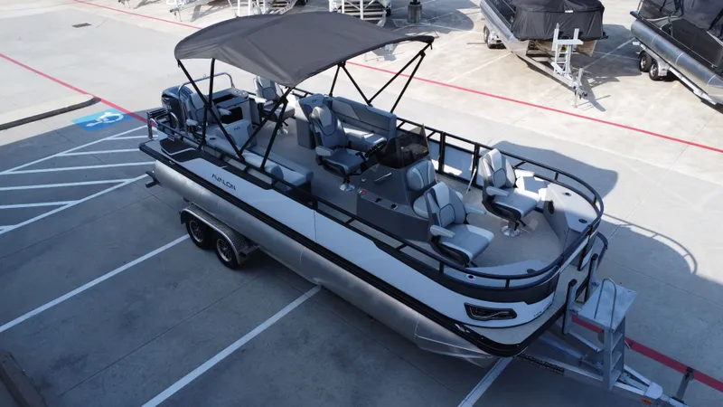 Slide: The Image of Avalon Venture 85 Center Console Fish - 23' 2025 - 13