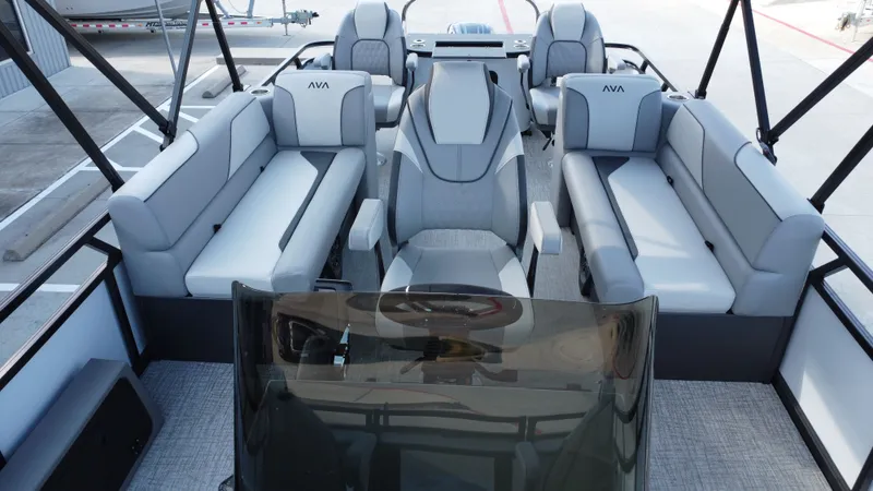 Slide: The Image of Avalon Venture 85 Center Console Fish - 23' 2025 - 22