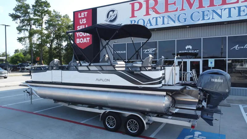 Slide: The Image of Avalon Venture 85 Center Console Fish - 23' 2025 - 3