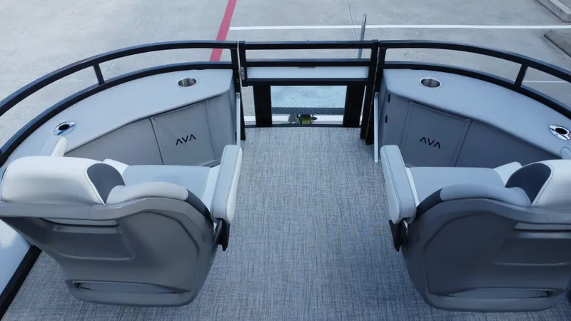 Slide: The Image of Avalon Venture 85 Center Console Fish - 23' 2025 - 31