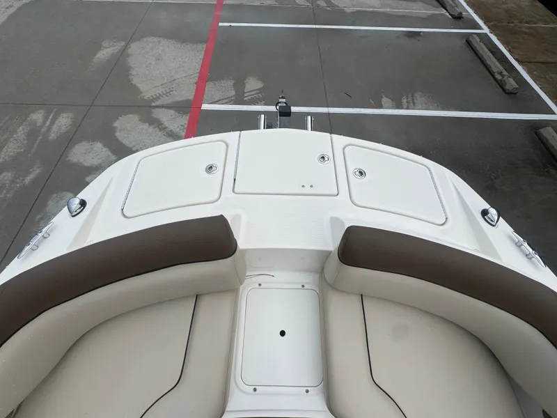 Slide: The Image of Bayliner 215 Deck Boat 2014 - 18