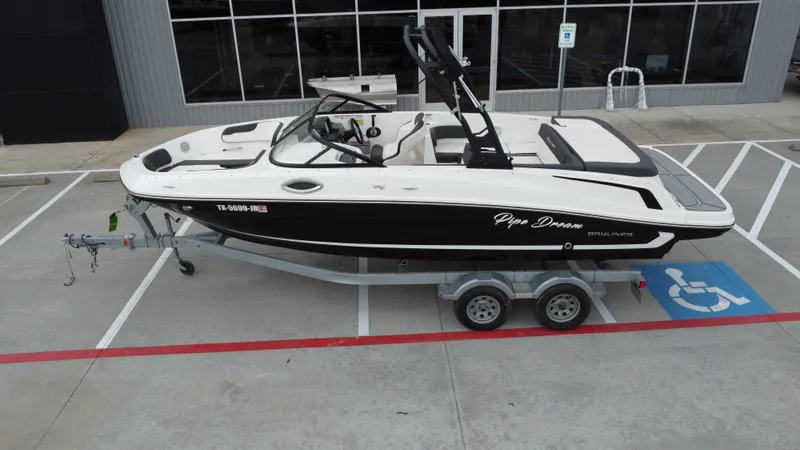 Slide: The Image of Bayliner VR6 2021 - 18