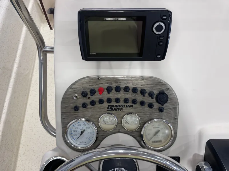 Slide: The Image of Carolina 17 DLX 2020 - 8