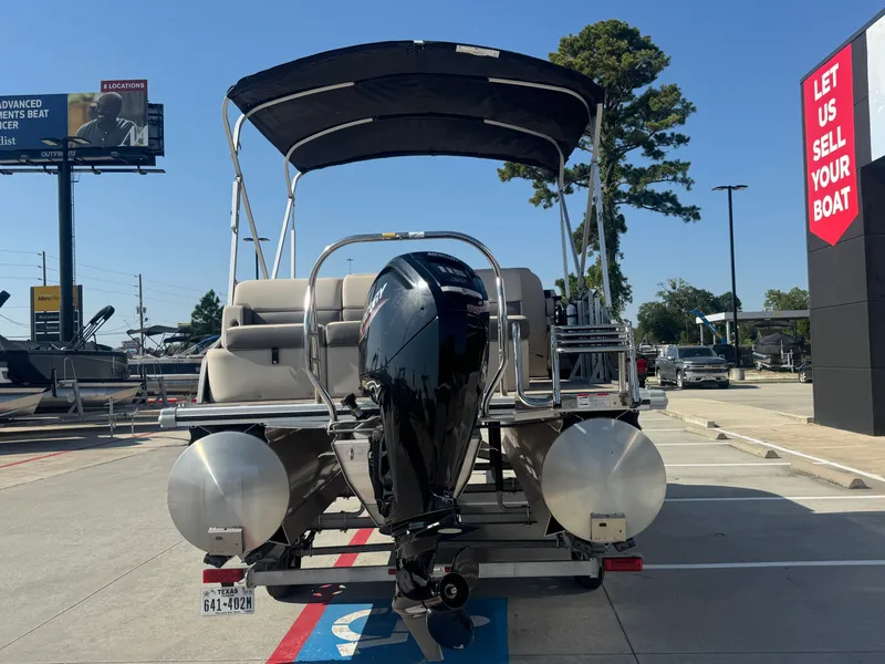 Slide: The Image of Harris Cruiser 210 2023 - 7