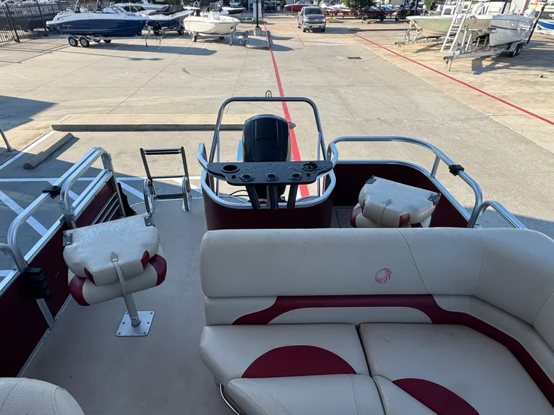 Slide: The Image of Lowe SF 214 Sport Fish 2015 - 14