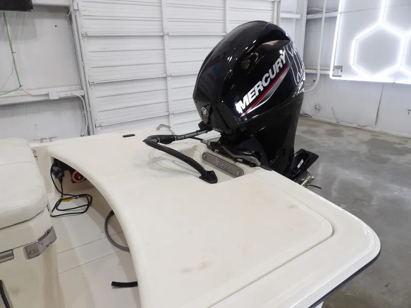 Slide: The Image of Mako Pro Skiff 15 CC 2022 - 14