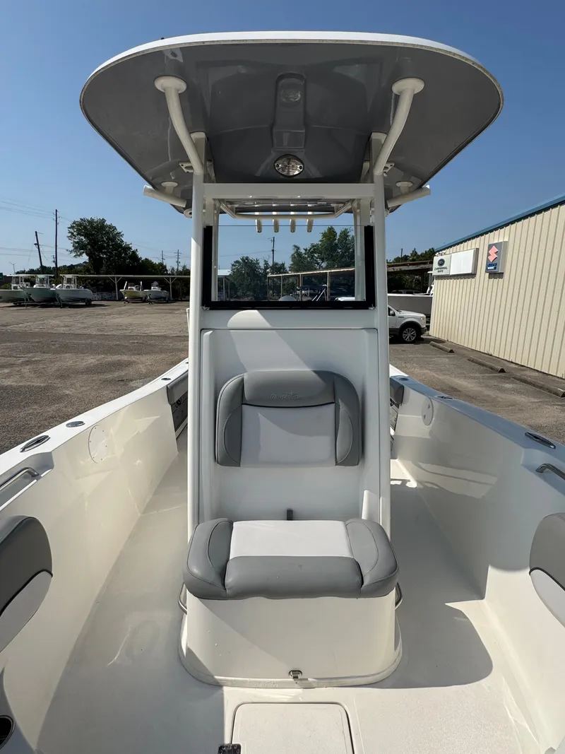 Slide: The Image of NauticStar 2602 Legacy 2022 - 17