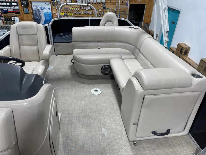 Slide: The Image of Ranger RP200F 2017 - 18