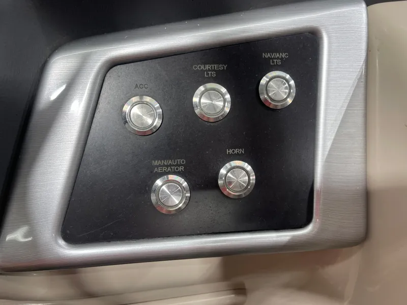 Slide: The Image of Ranger RP200F 2017 - 27