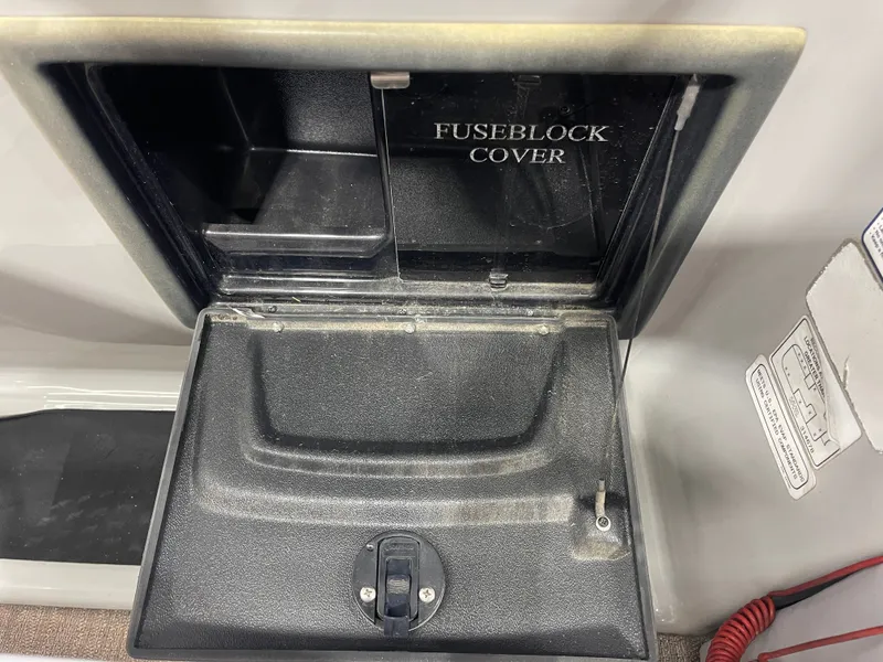 Slide: The Image of Ranger RP220FC 2021 - 25