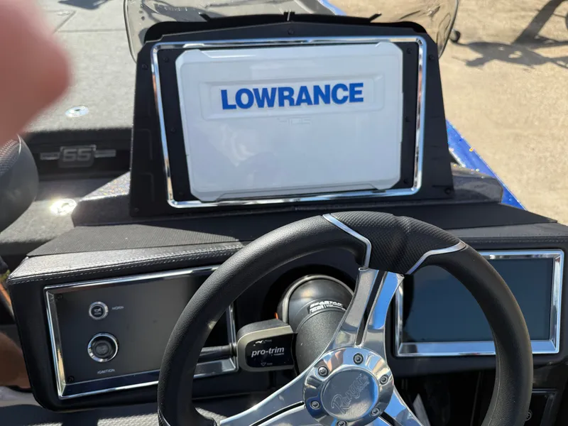 Slide: The Image of Ranger Z521R 2023 - 18