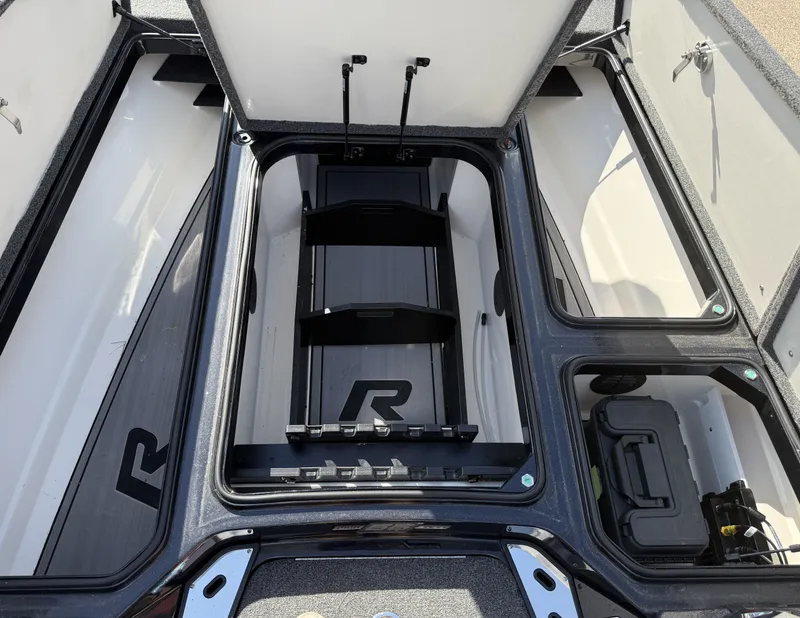 Slide: The Image of Ranger Z521R 2023 - 22