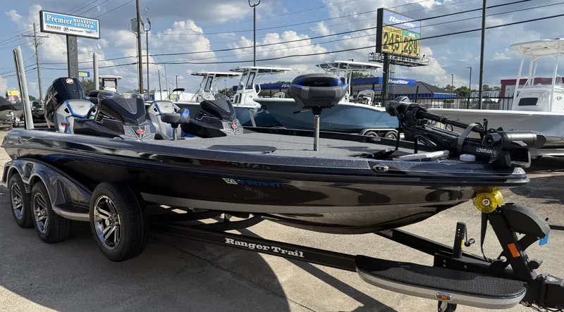 Slide: The Image of Ranger Z521R 2023 - 6