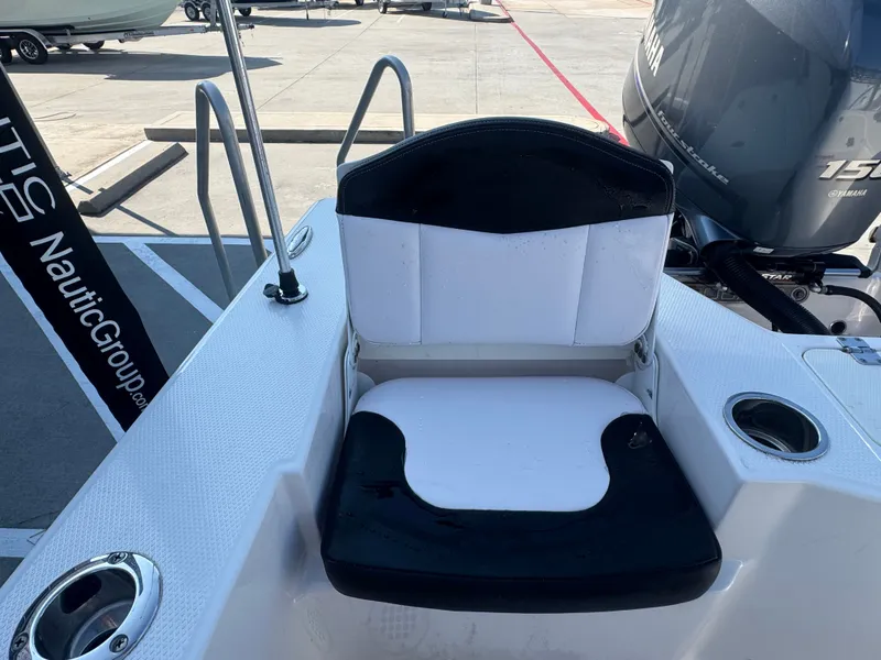 Slide: The Image of Robalo 206 Cayman 2019 - 19