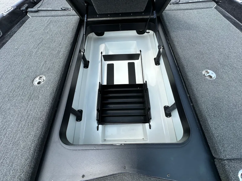 Slide: The Image of Skeeter FXR21 Apex 2021 - 15