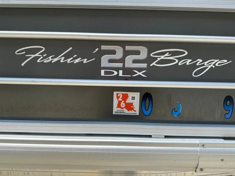 Slide: The Image of Sun Tracker Fishin' Barge 22 DLX 2016 - 16