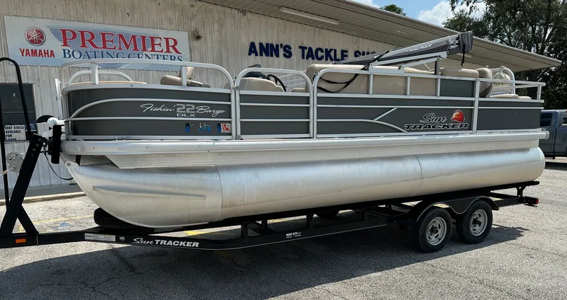 Slide: The Image of Sun Tracker Fishin' Barge 22 DLX 2016 - 18