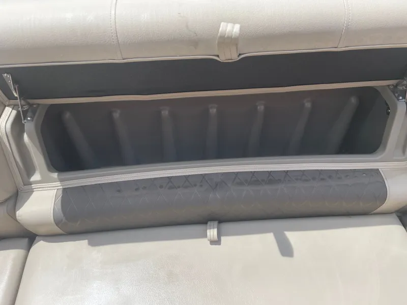 Slide: The Image of Sun Tracker SportFish 20 DLX 2024 - 21