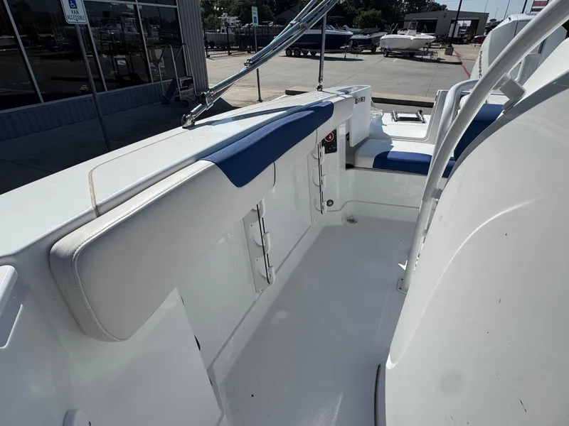 Slide: The Image of Tahoe 2150 CC 2020 - 16