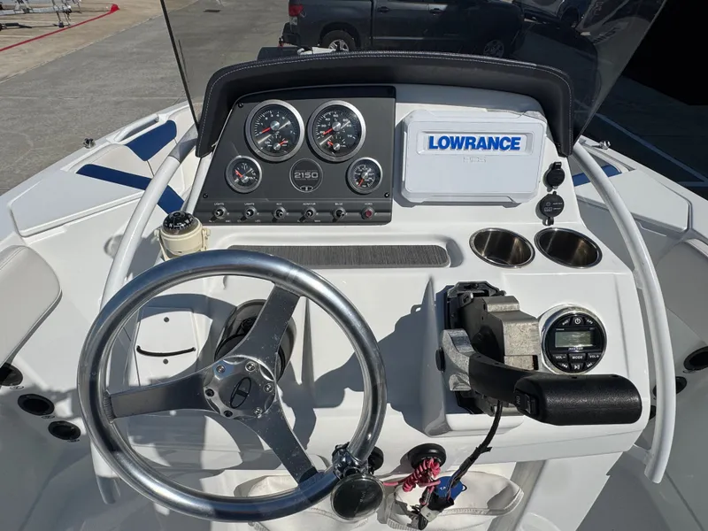 Slide: The Image of Tahoe 2150 CC 2020 - 22