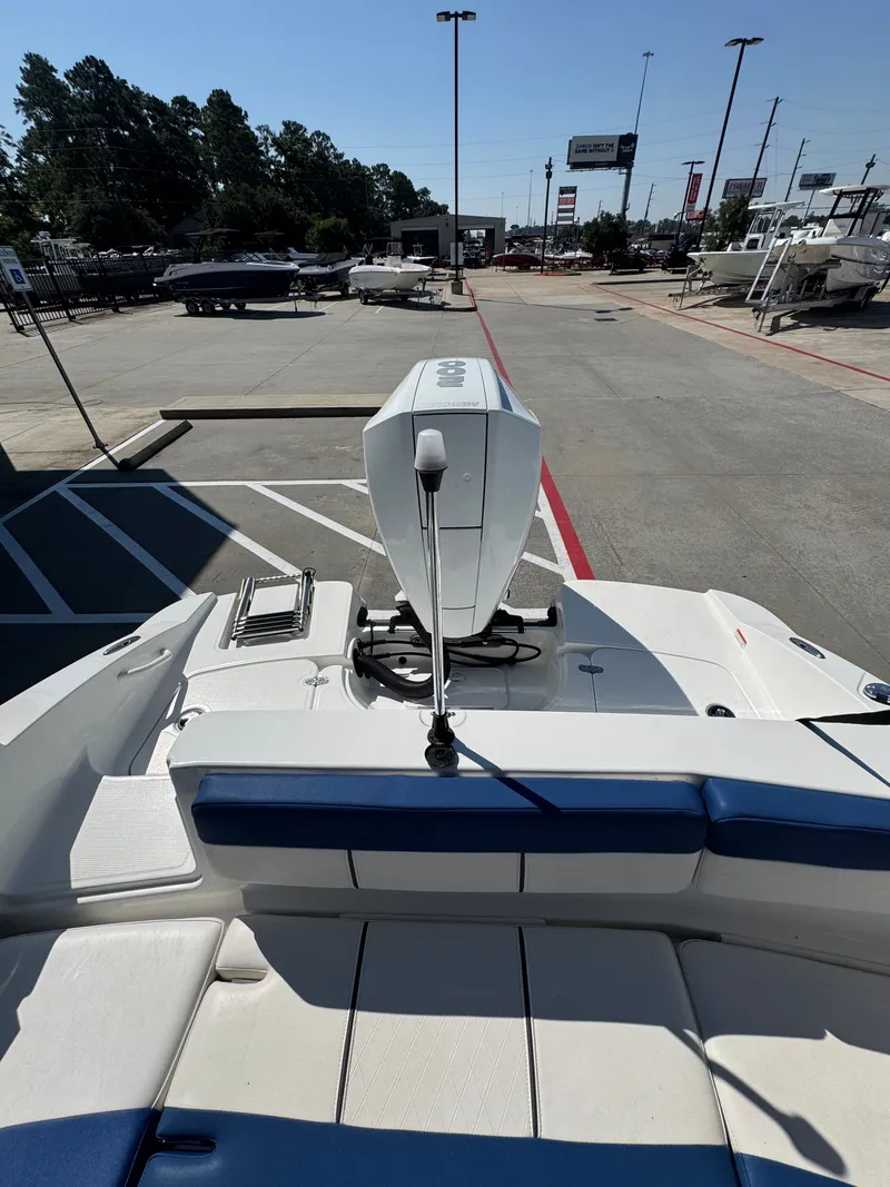 Slide: The Image of Tahoe 2150 CC 2020 - 29