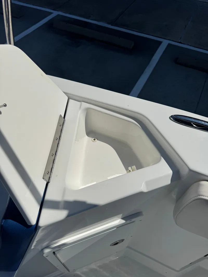 Slide: The Image of Tahoe 2150 CC 2020 - 31