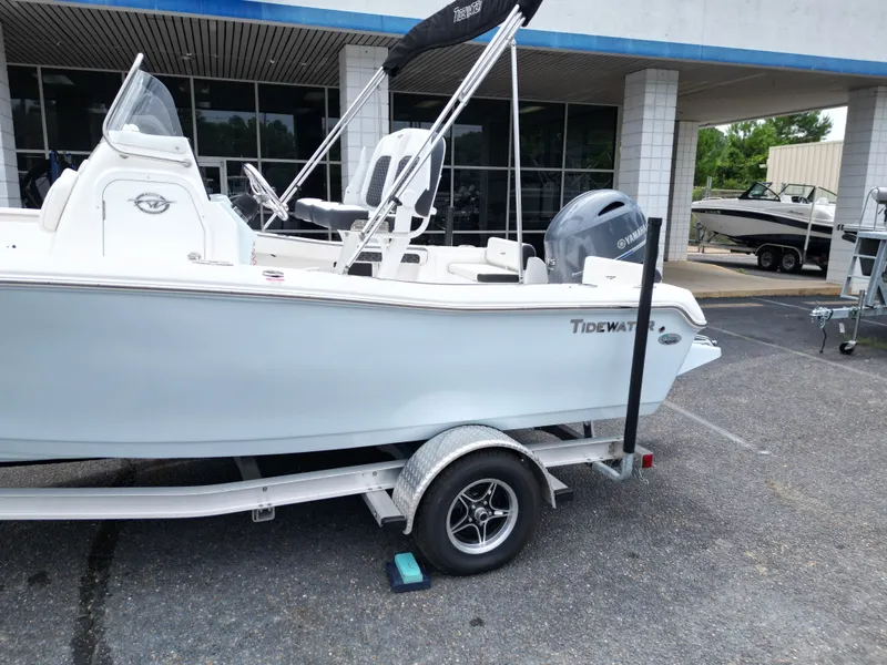 Slide: The Image of Tidewater 198 CC Adventure 2025 - 13