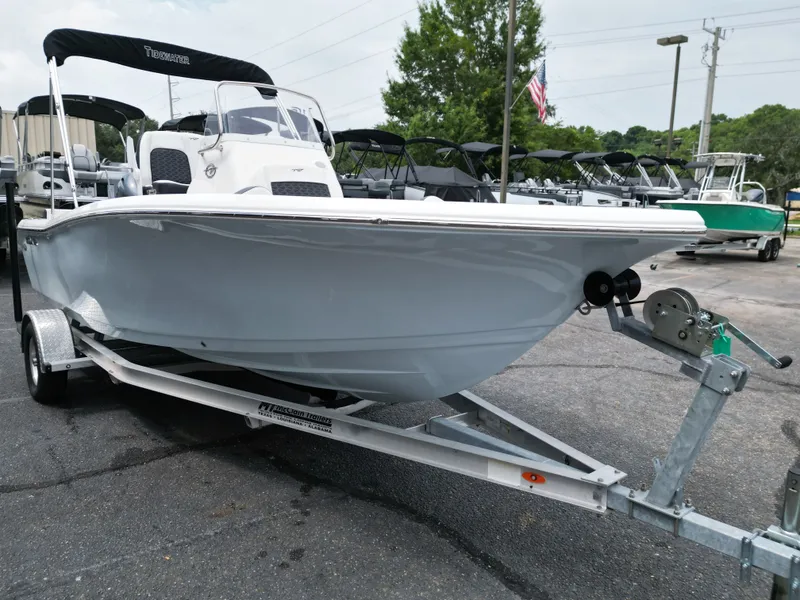 Slide: The Image of Tidewater 198 CC Adventure 2025 - 16