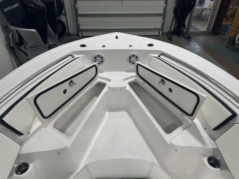 Slide: The Image of Tidewater 198 CC Adventure 2025 - 40