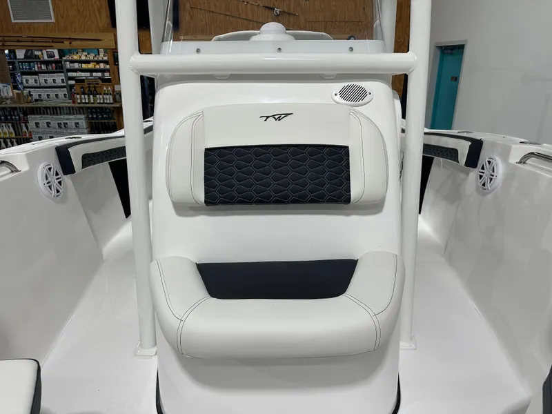 Slide: The Image of Tidewater 210 CC Adventure 2025 - 35