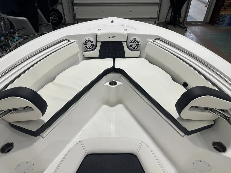 Slide: The Image of Tidewater 210 CC Adventure 2025 - 37