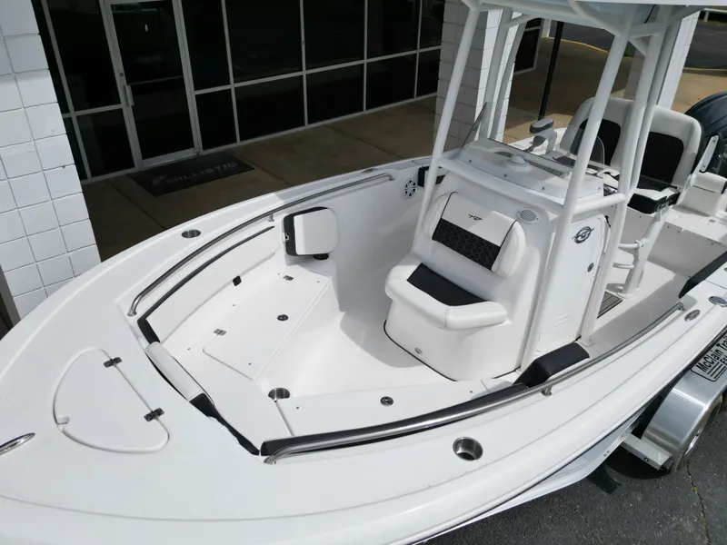 Slide: The Image of Tidewater 210 LXF 2025 - 6