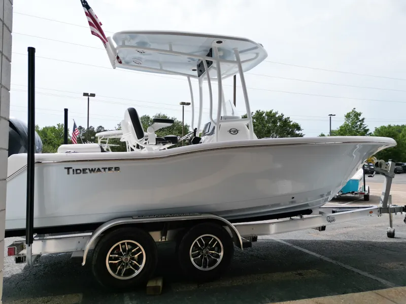 Slide: The Image of Tidewater 210 LXF 2025 - 8