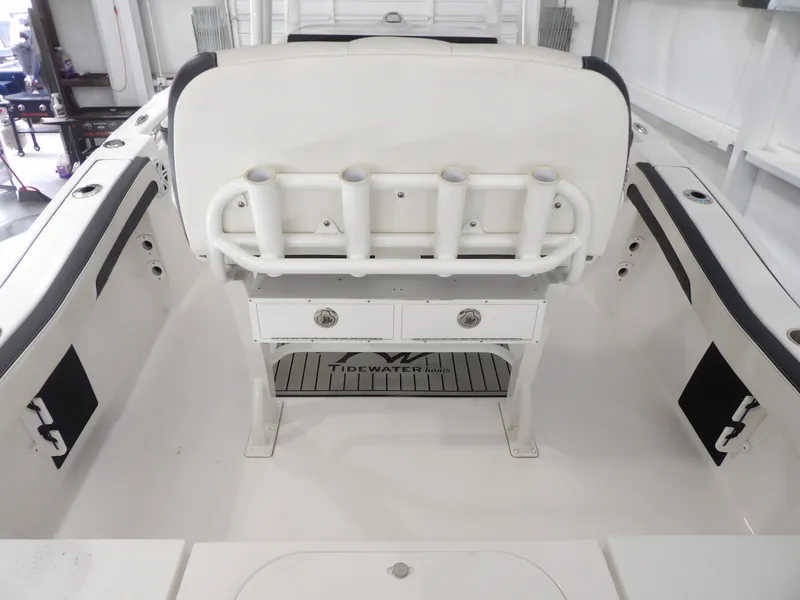 Slide: The Image of Tidewater 210 LXF 2025 - 20