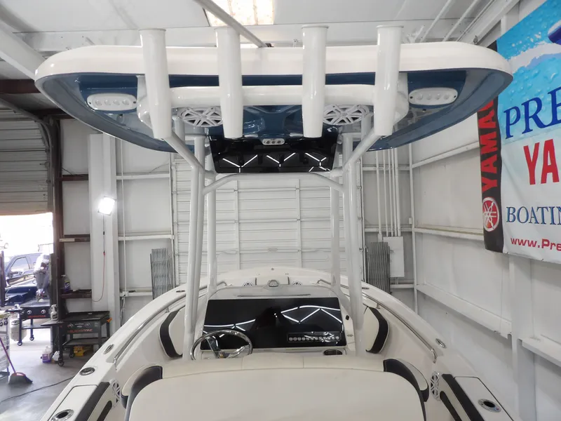 Slide: The Image of Tidewater 210 LXF 2025 - 21