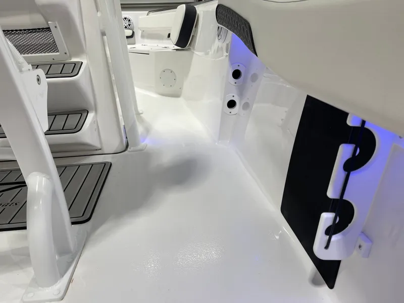 Slide: The Image of Tidewater 210 LXF 2025 - 19