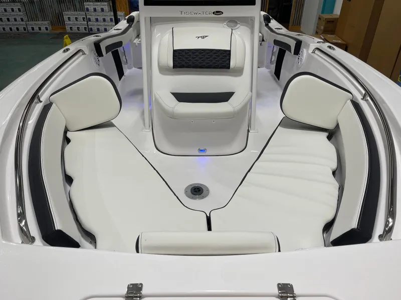 Slide: The Image of Tidewater 210 LXF 2025 - 24