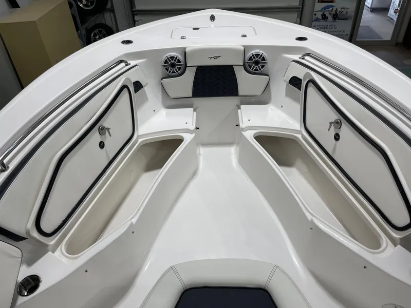 Slide: The Image of Tidewater 220 LXF 2025 - 33