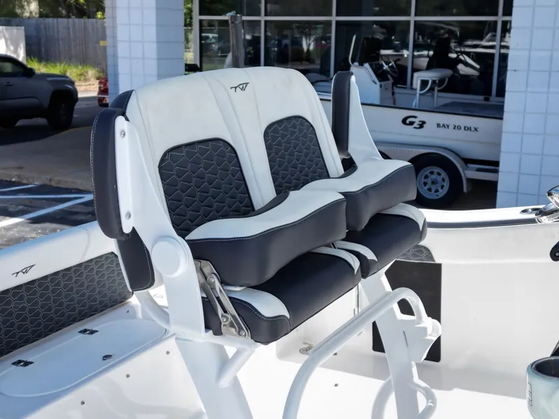 Slide: The Image of Tidewater 220 LXF 2025 - 43