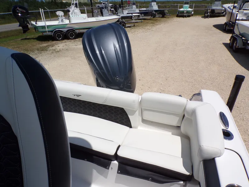 Slide: The Image of Tidewater 220 LXF 2025 - 29