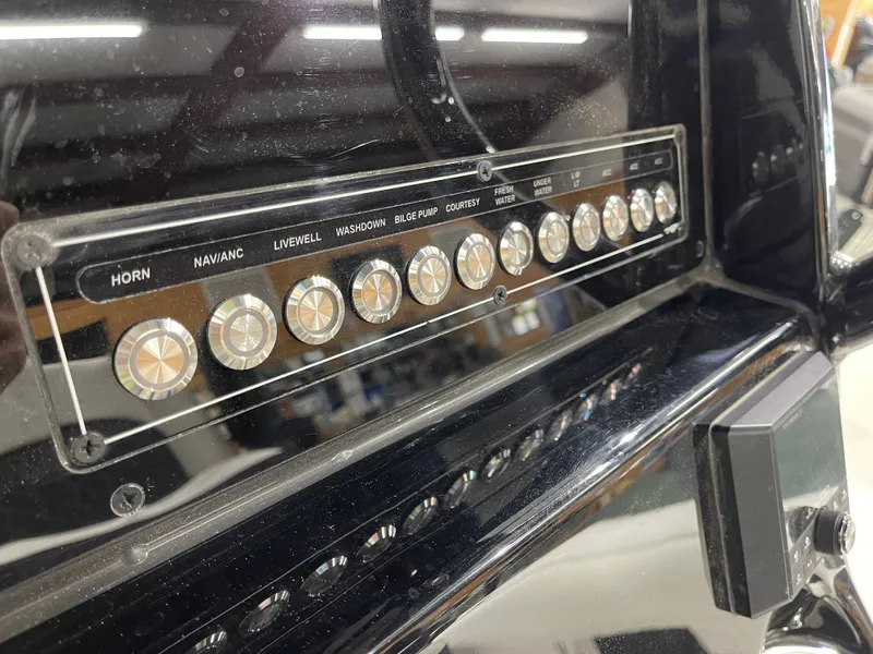 Slide: The Image of Tidewater 232 LXF 2025 - 18