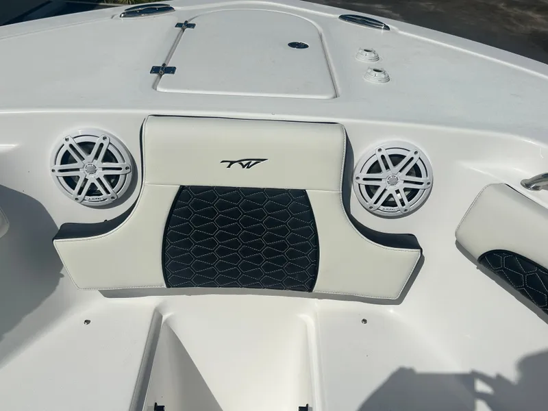 Slide: The Image of Tidewater 232 LXF 2026 - 17