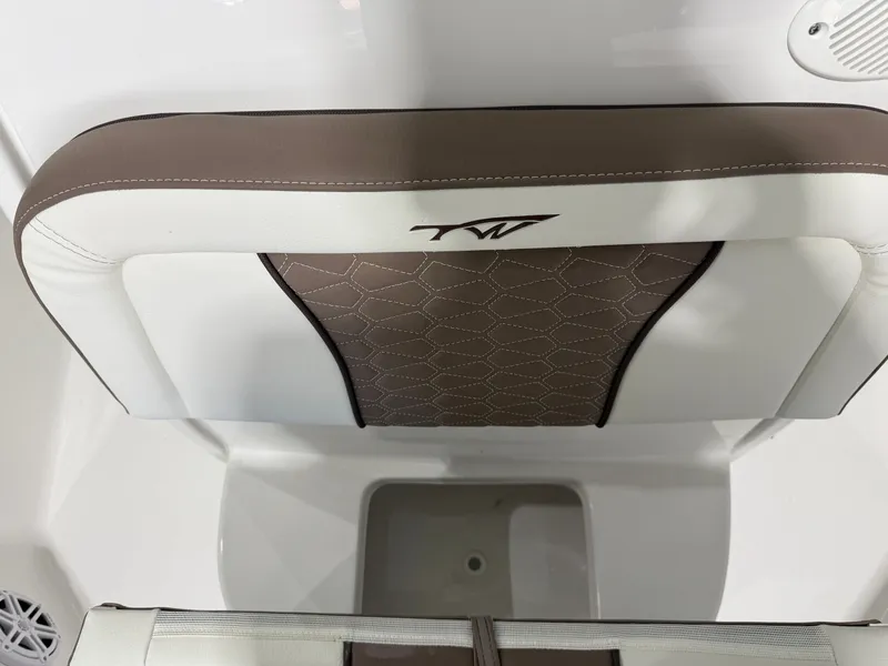 Slide: The Image of Tidewater 232 LXF 2025 - 35