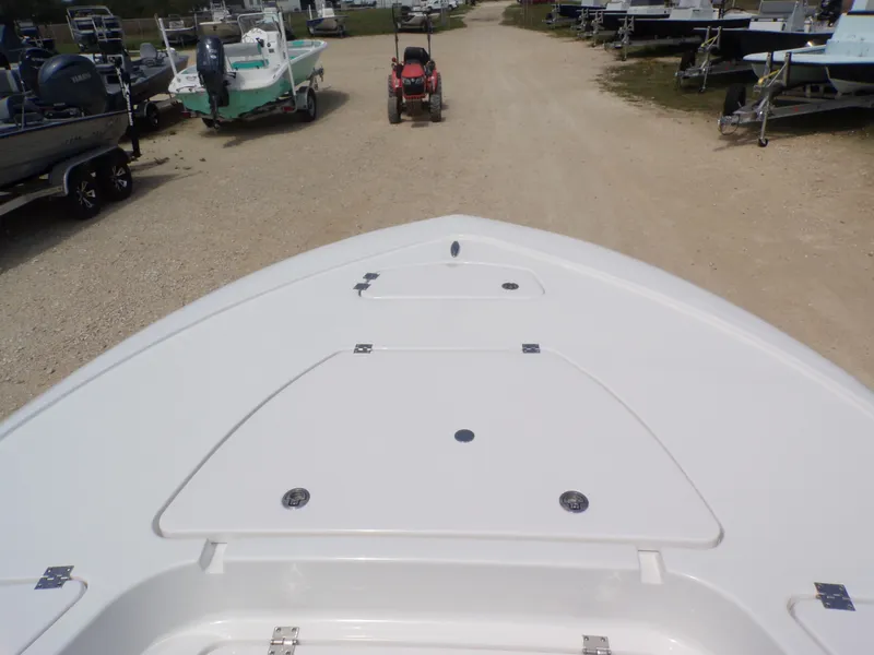 Slide: The Image of Tidewater 2410 Bay Max 2025 - 18