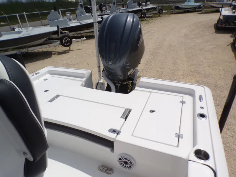 Slide: The Image of Tidewater 2410 Bay Max 2025 - 29