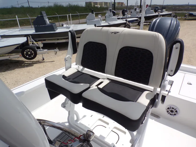 Slide: The Image of Tidewater 2410 Bay Max 2025 - 44