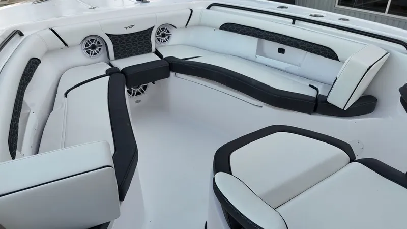 Slide: The Image of Tidewater 256 LXF 2025 - 39