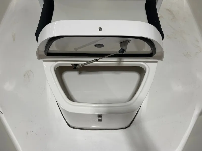 Slide: The Image of Tidewater 272 LXF 2025 - 21