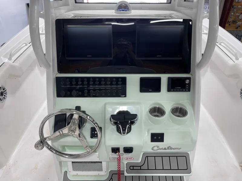 Slide: The Image of Tidewater 272 LXF 2025 - 23